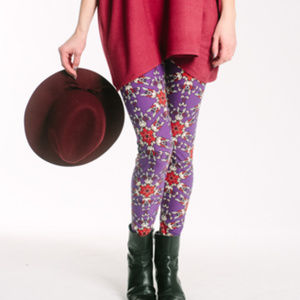 An Object in Motion Adult Leggings